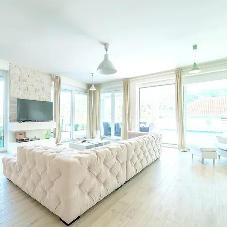 빌라 Villa Pitve - 2 *